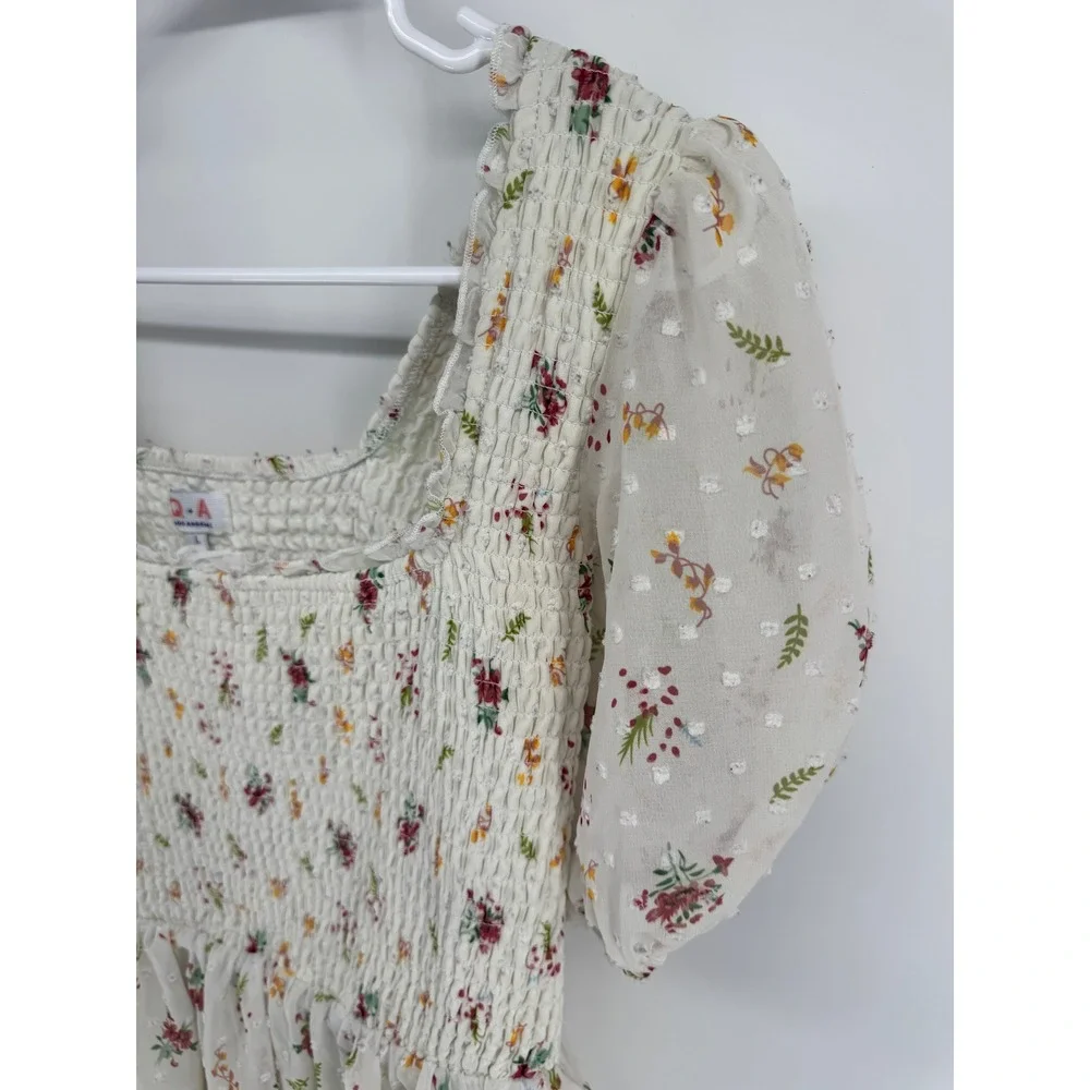 Q+A Los Angeles Floral Smocked Peplum Top Swiss Dot Puff Sleeve Cream Large - Picture 2 of 6
